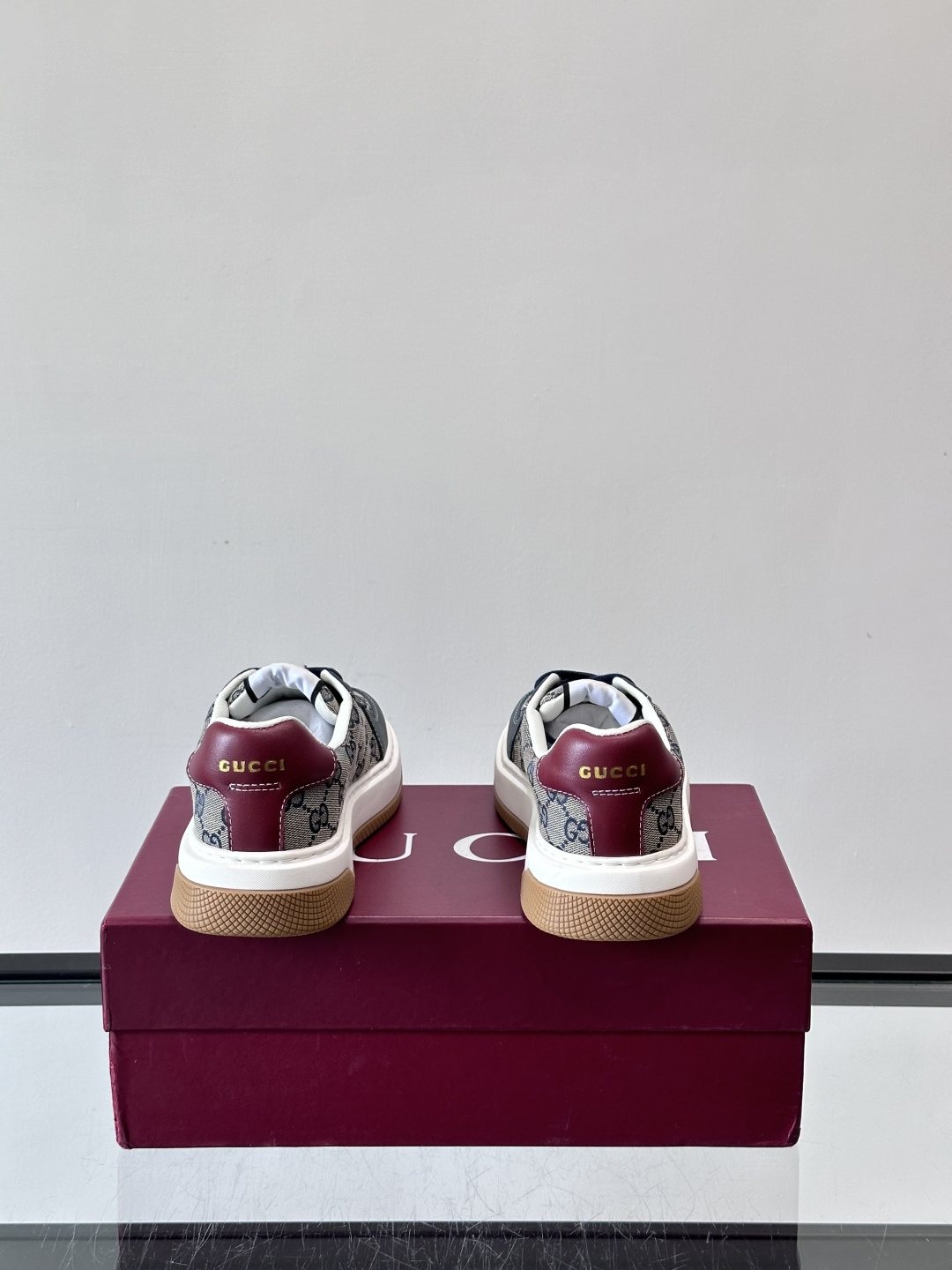 Gucci Men's Navy Monogram Stripe Low-Top Sneakers
