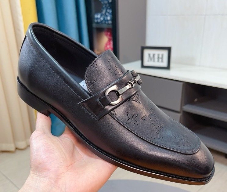 Louis Vuitton Black Metal-Bit Loafers - Low Heel