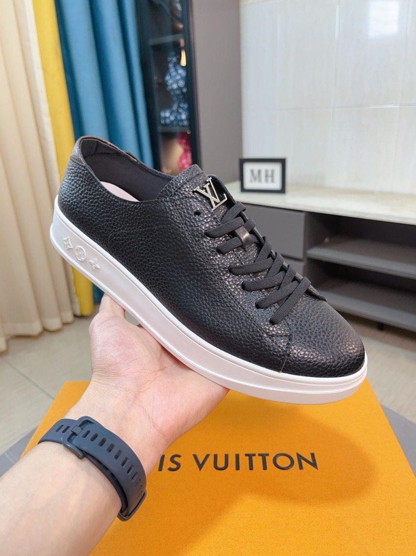 Louis Vuitton Textured Low-Top Sneakers