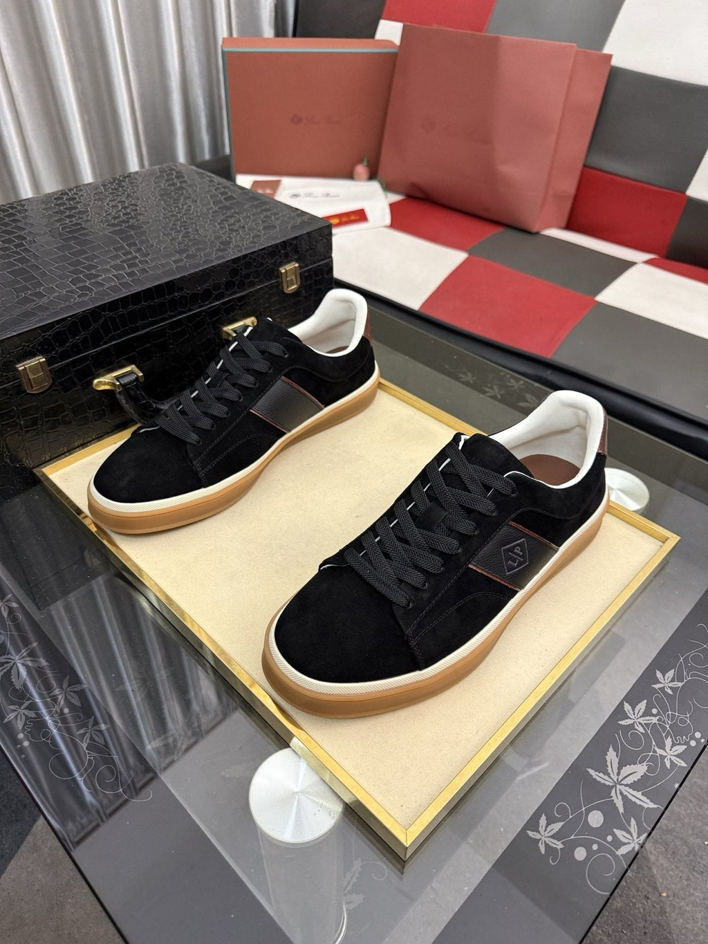 Low-Top Lace-Up Sneakers - Gum Sole