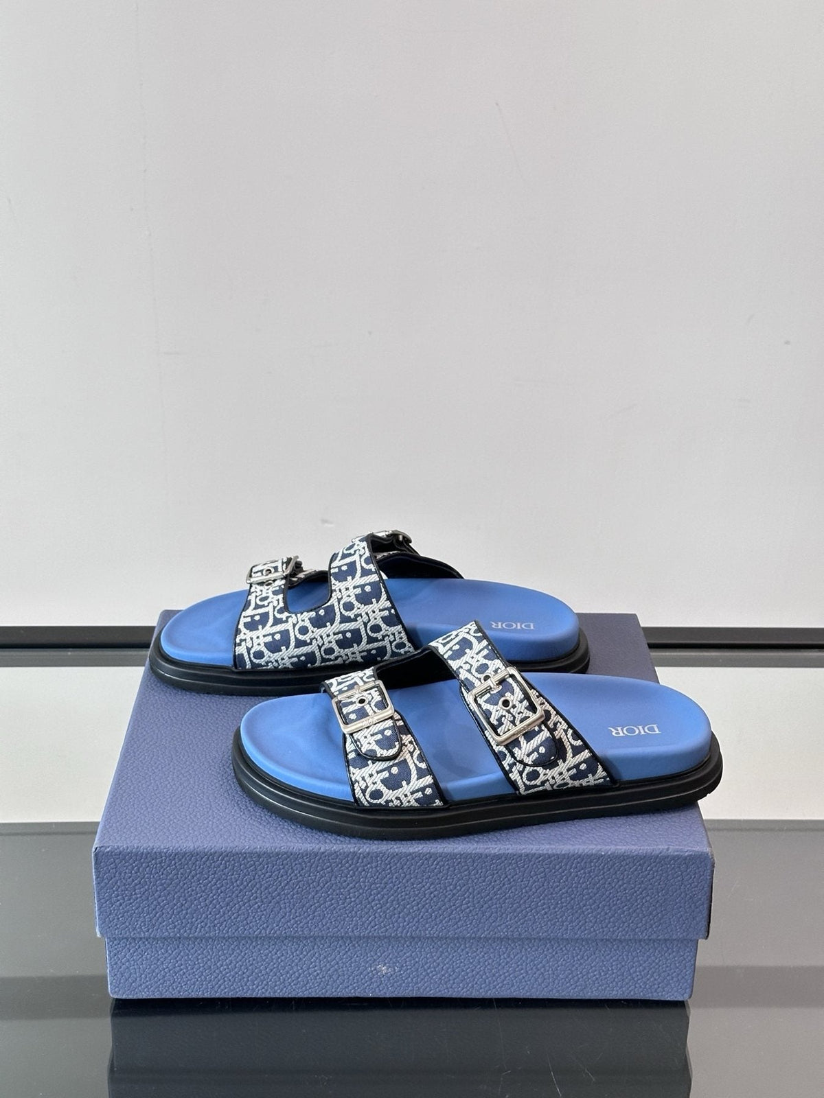 Dior Men's Patterned Buckle Slide Sandals - Textured Outsole