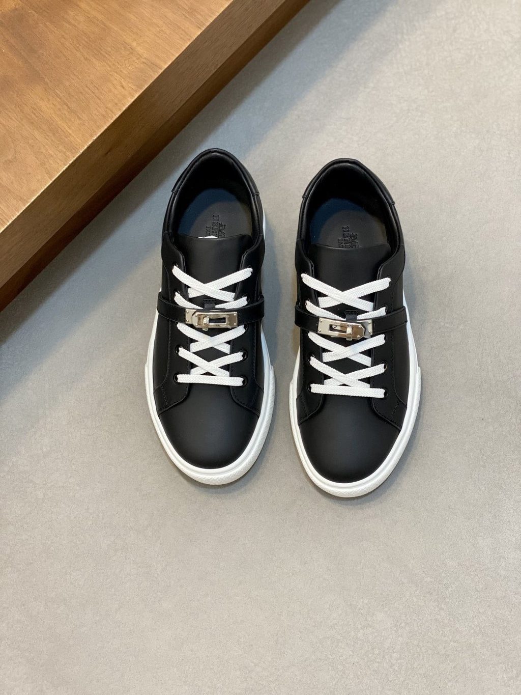 Hermes Men's Low-Top Lace-Up Sneakers